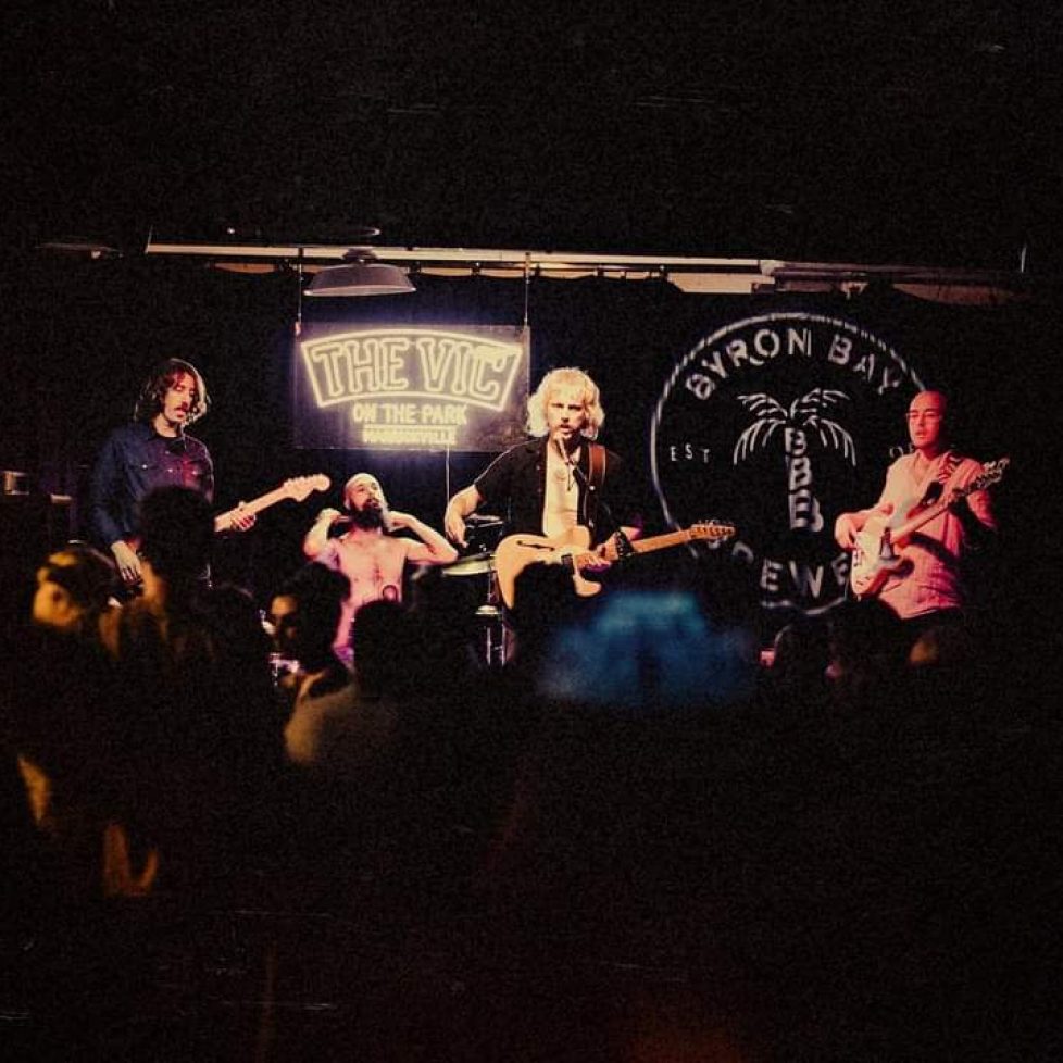 Photo of Evening Records artist Ian T. McKelvey & The Midnight Tangos playing to a full room at the Vic on the Park